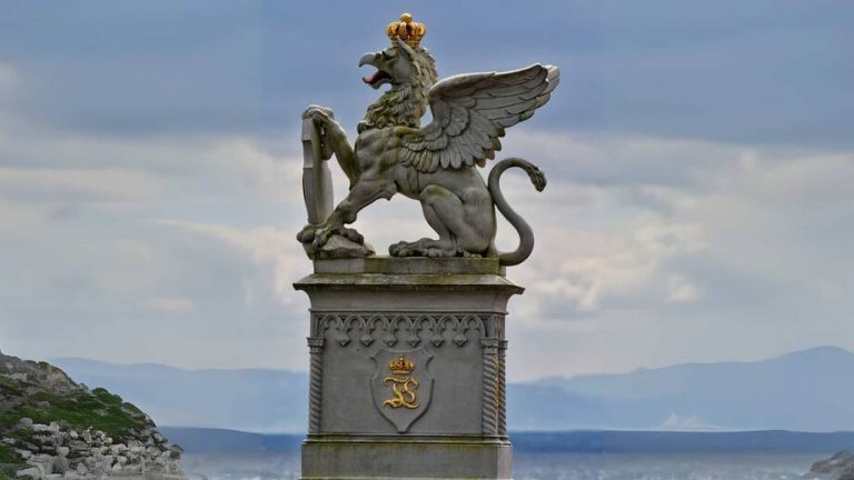 150 Powerful Griffin Names That Soar Above the Rest